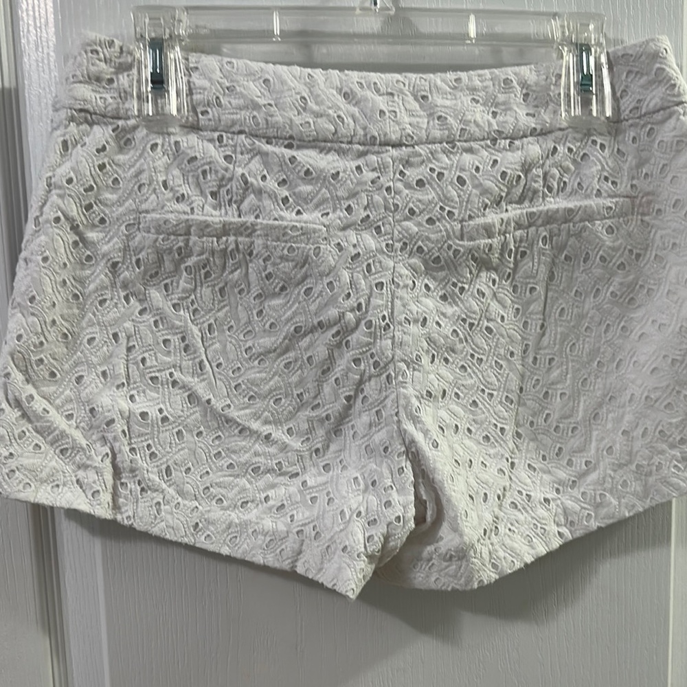 Lilly Pulitzer Size 6 White Lace Shorts - Picture 4 of 6